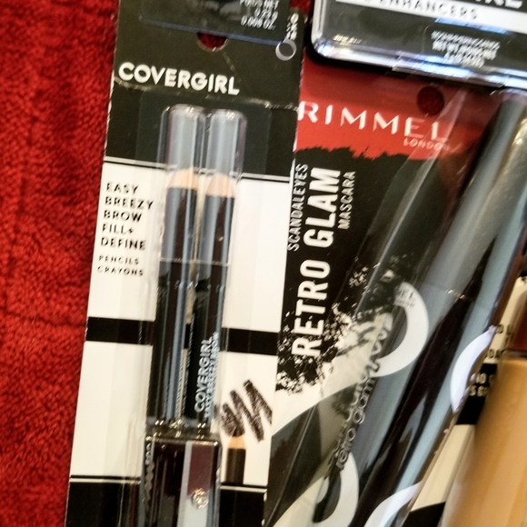 Assorted Makeup Bundle - Picture 5 of 8